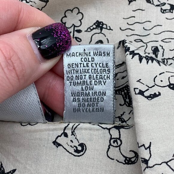 🎉Chico's Tan w/ Aztec People & Animals Blouse - Picture 5 of 5